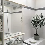 De 3 Et Parking Apartment *
