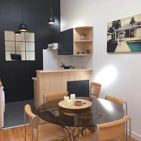 De 3 Et Parking Apartment *